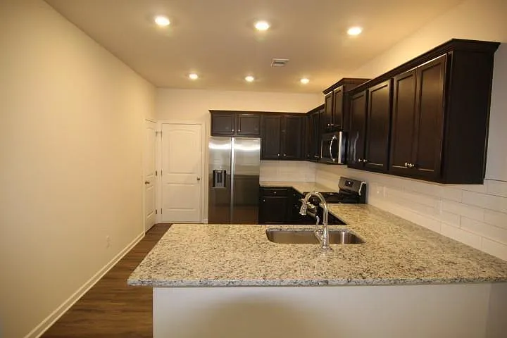 51 Briarwood Dr — Photo 8