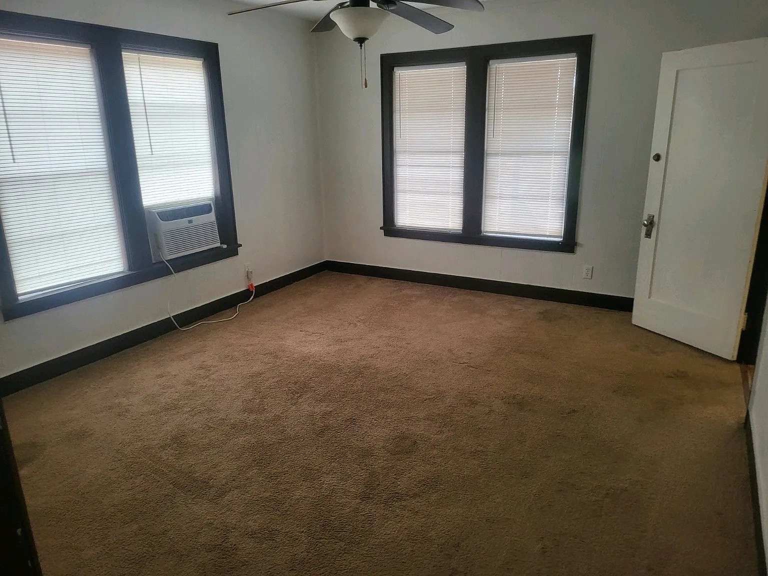 2 bed, 1.0 bath, 1192 sqft, $1,000 — Photo 3