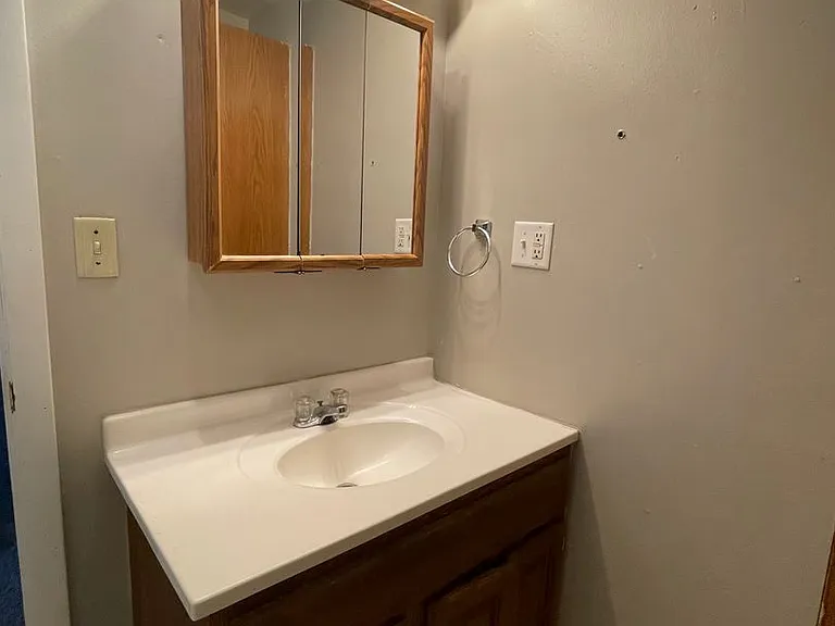 2117 N Ault Ave — Photo 10
