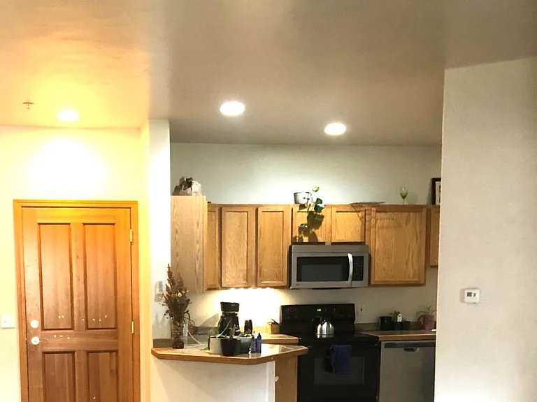 1400 E Valley Rd #201 — Photo 1