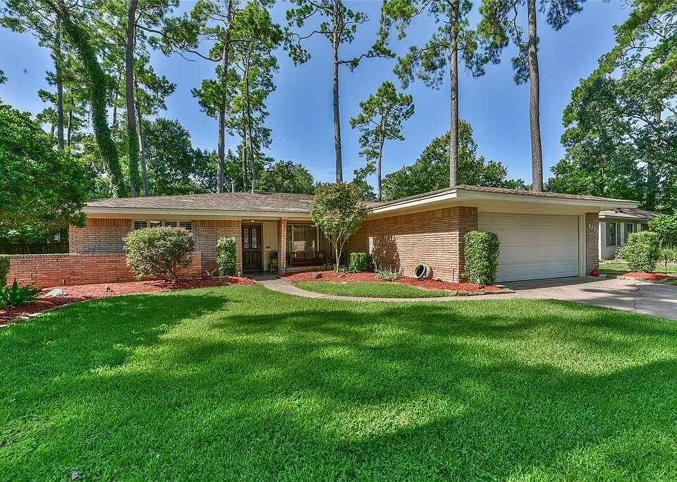 Beautiful one story home in highly desired Spring Valley.  This well-maintained 4 bedroom, 2 bath home is tucked within the neighborhood on Cedarbrake and boasts excellent curb appeal with mature trees.