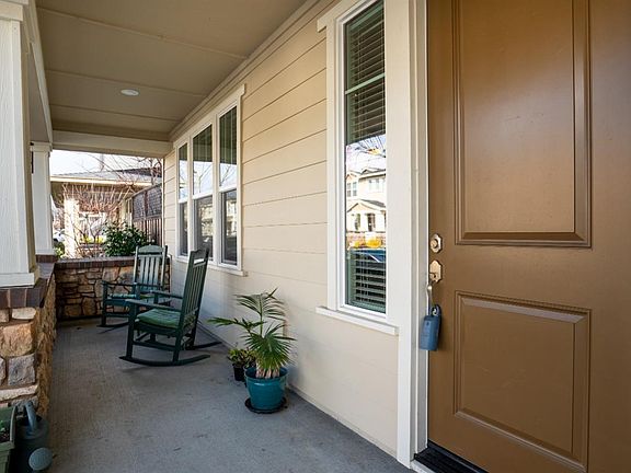 3rd image of 1647 Winterberry Lane