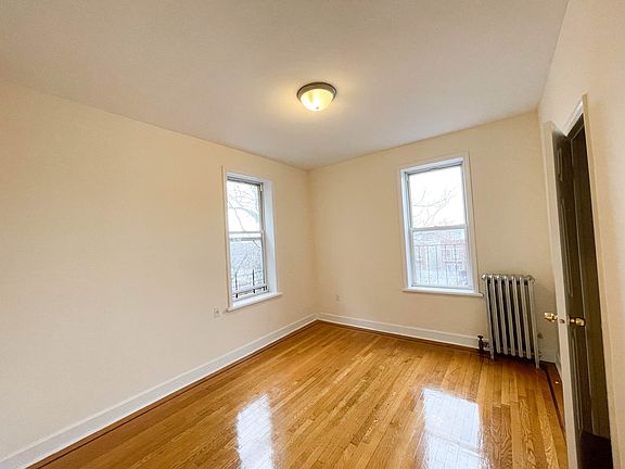 3rd image of 5505 Woodside Ave APT 321