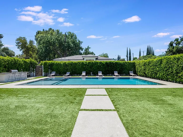23262 Gonzales Dr — Photo 26
