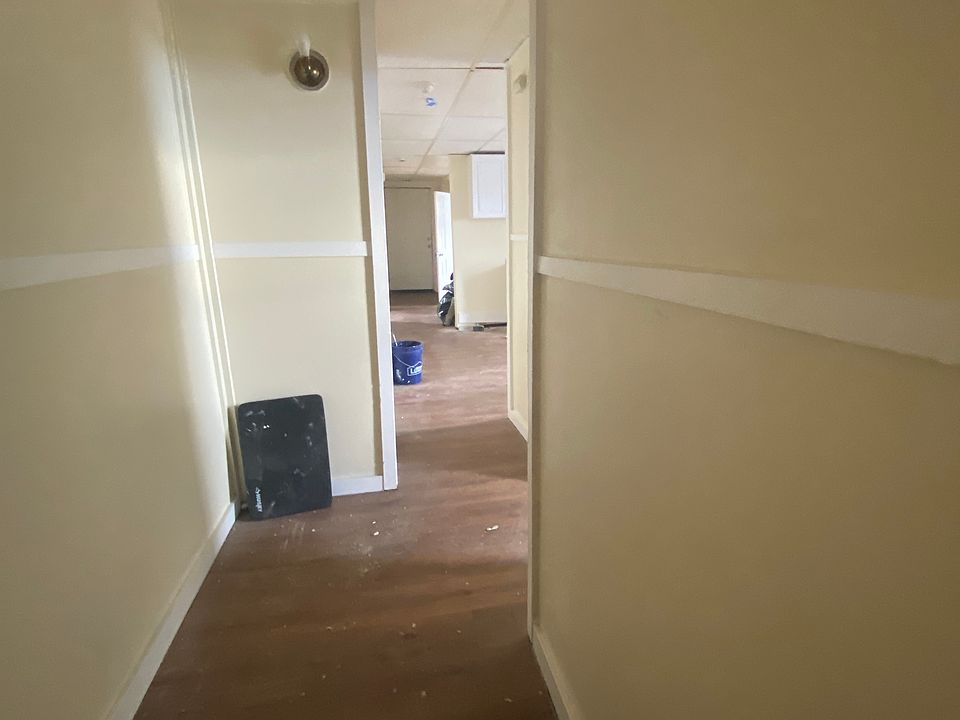 1st image of 9-11 Kelley Sq #3