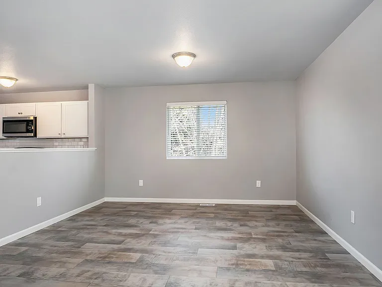 1597 Carolyn Dr — Photo 7