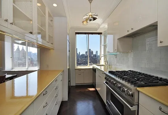 Rented by Keller Williams NYC | media 11