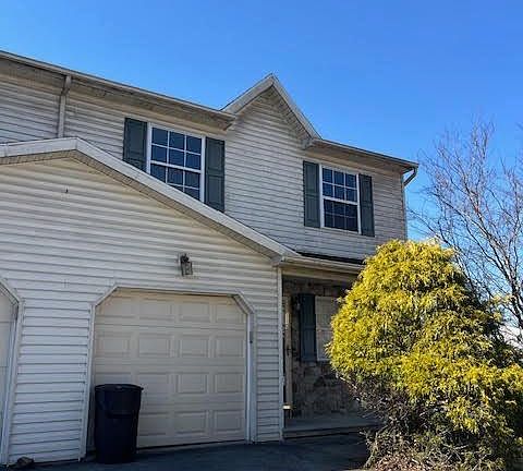 3rd image of 110 Frank Dr