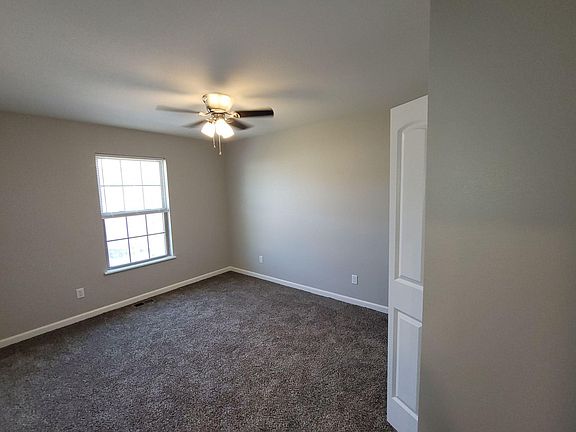 5th image of 711 Woodstar Dr