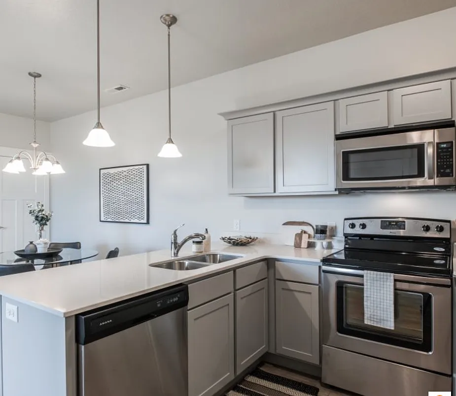 3 bed, 1272 sqft, $1,795 — Photo 1