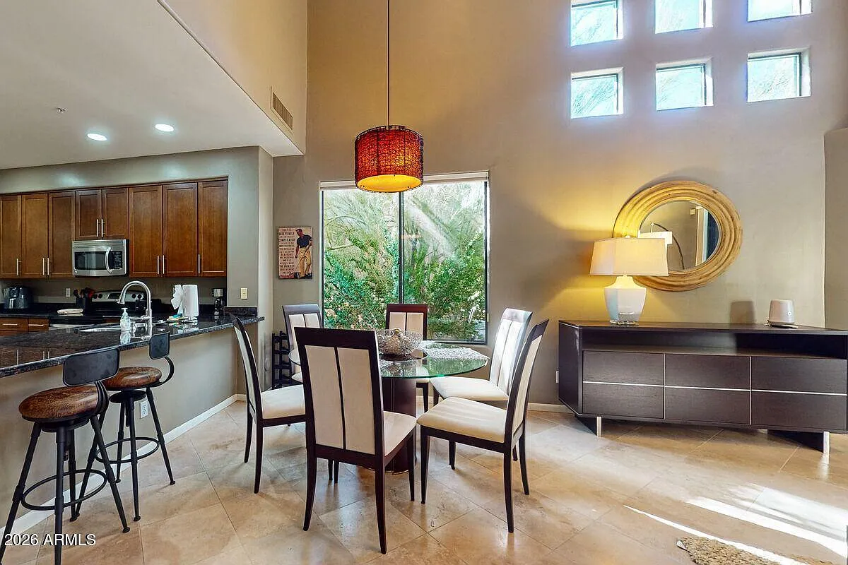 2 bed, 2.0 bath, 1874 sqft, $2,800 — Photo 4