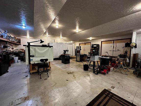 5th image of 21445 Wilcox Rd