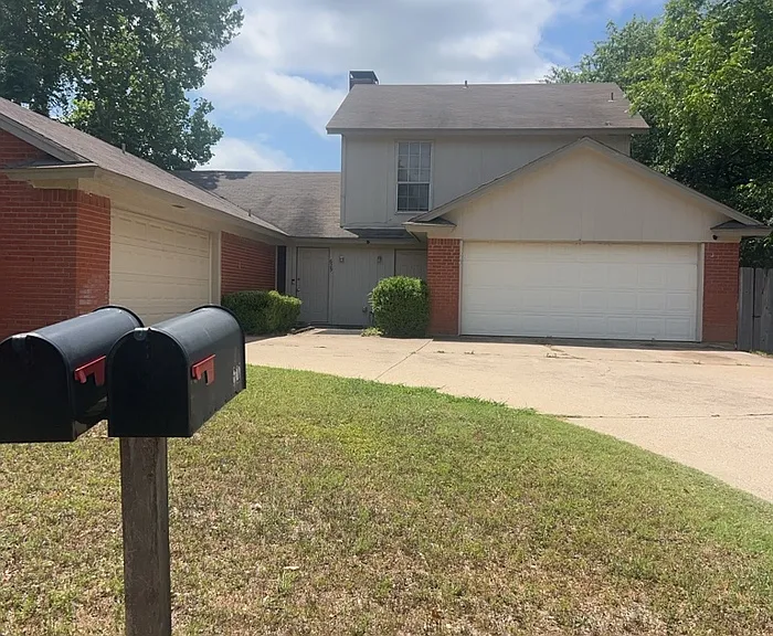 627 Overlook Ct — Photo 1