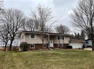 1853 Oak Rd, Saint Cloud, MN 56303