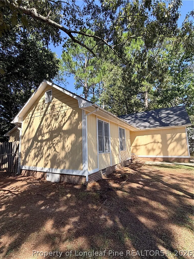 3 bed, 2.0 bath, 1350 sqft, $1,575 — Photo 2