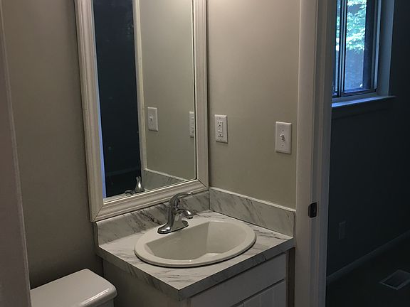 3rd image of 319 Stonewood Dr