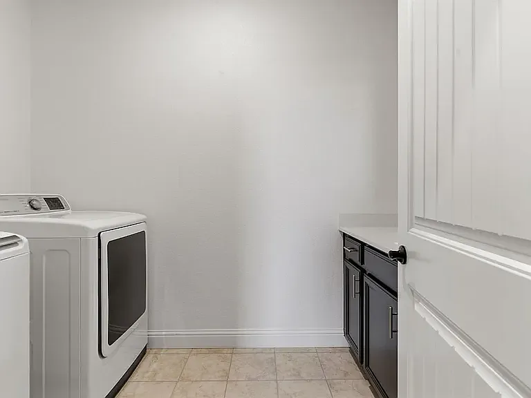 520 E Albertina Ave — Photo 28