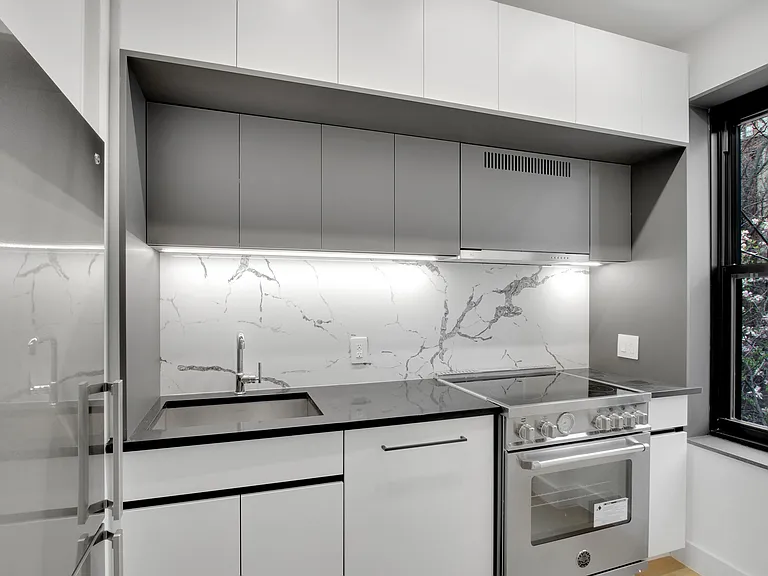 145 Henry St #4V — Photo 3