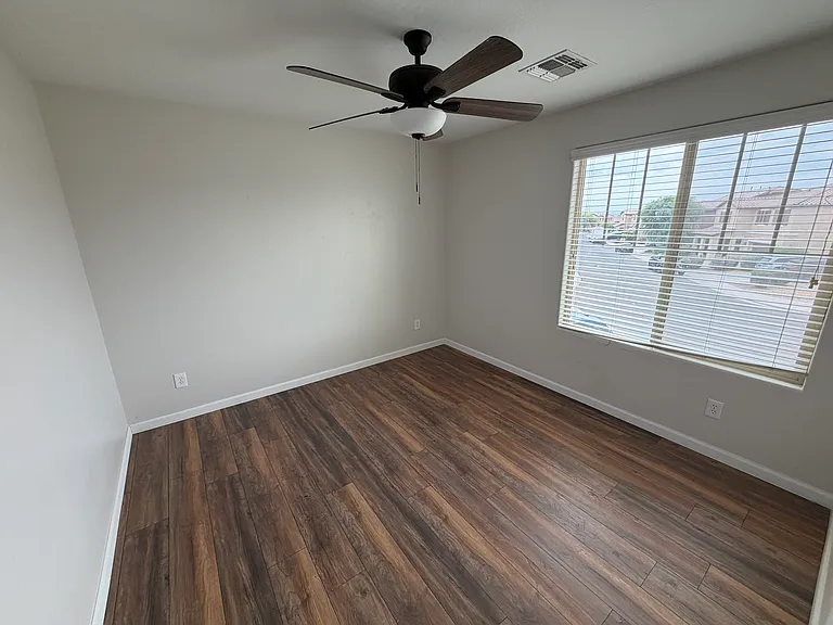 6906 S 78th Dr — Photo 22