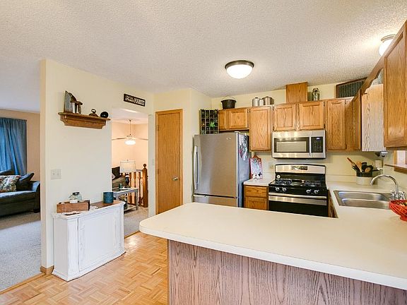 5th image of 708 Woodland Dr
