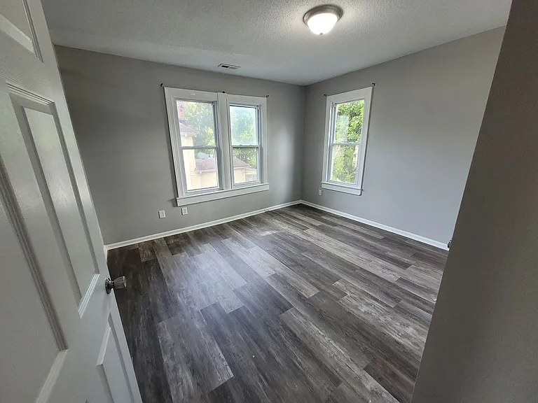 1900 Lansing Ave #B — Photo 12