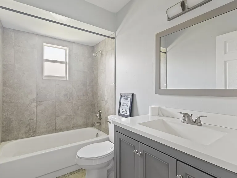 4305 SW Santa Barbara Pl — Photo 22
