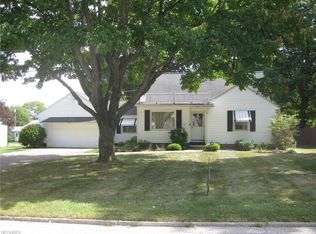 107 37th St SW, Barberton, OH 44203