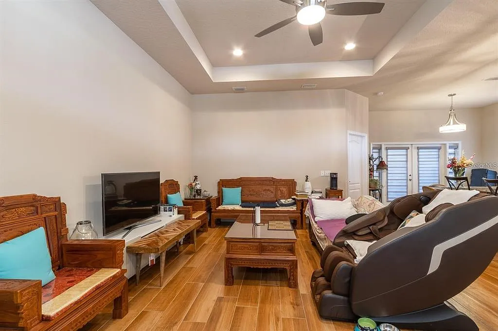 3 bed, 2.0 bath, 1520 sqft, $2,990 — Photo 4