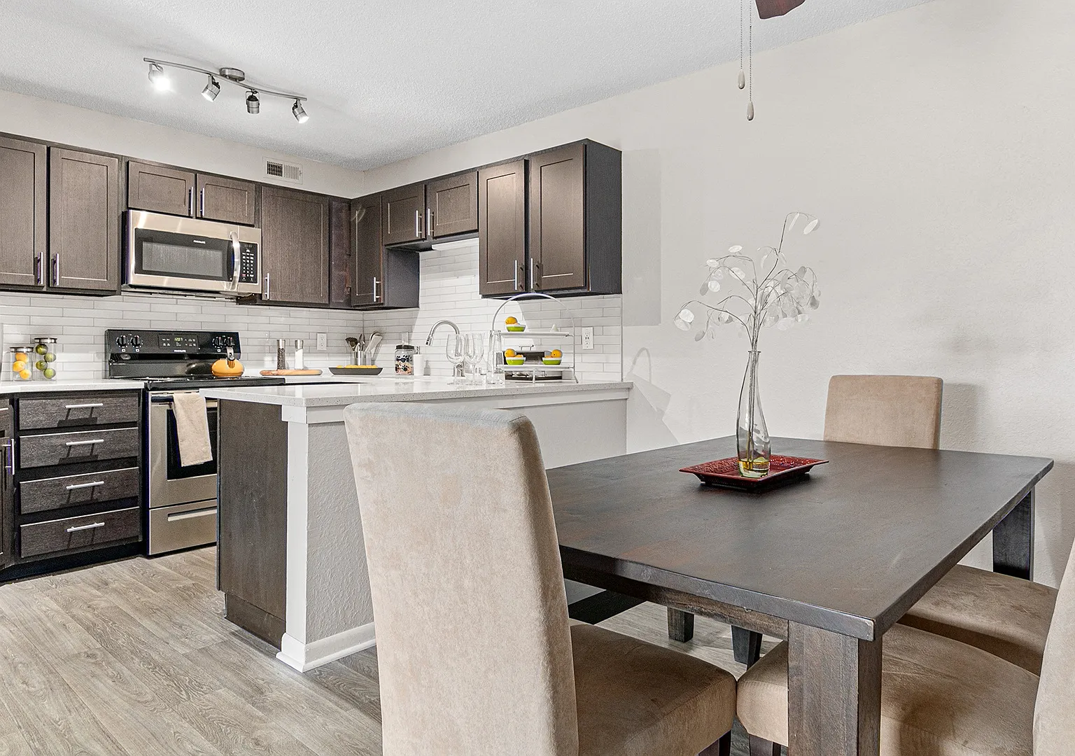 Park Place Apartments — Photo 1
