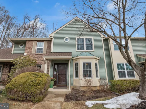 1108 Hickory Ct, Monmouth Junction, NJ 08852