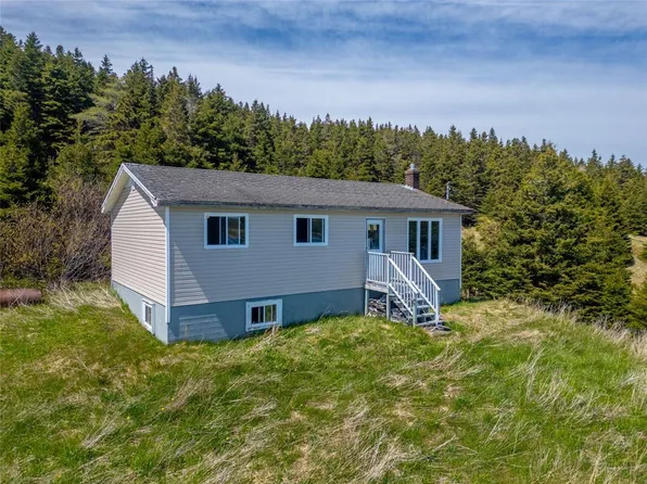 592 Main Road, Mount Carmel, NL A0B2M0