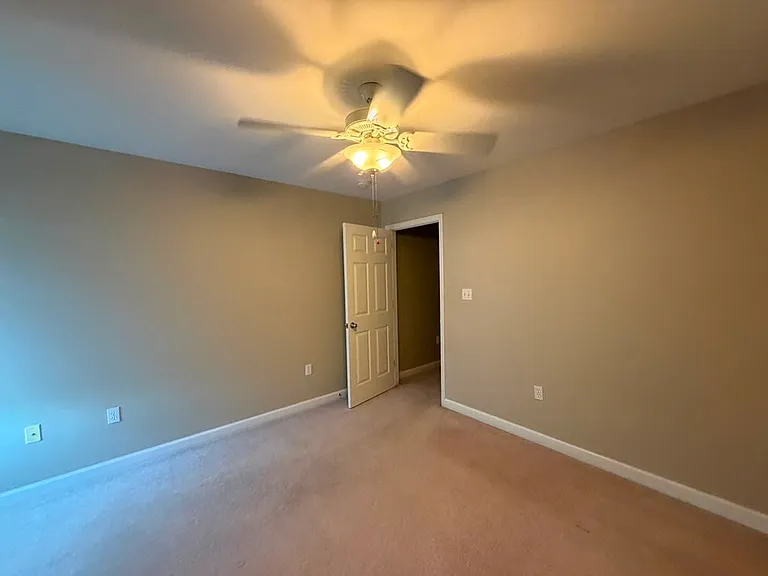 22 Trevor Dr — Photo 3