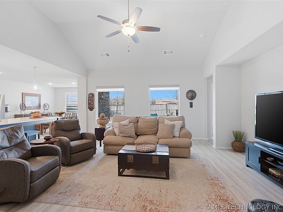 5th image of 7211 E 131st Pl S