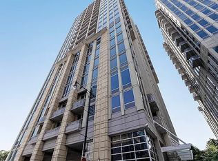 700 N Larrabee St APT 1504, Chicago, IL 60654