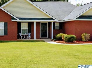 100 Spring Tanner Rd, Hazel Green, AL 35750