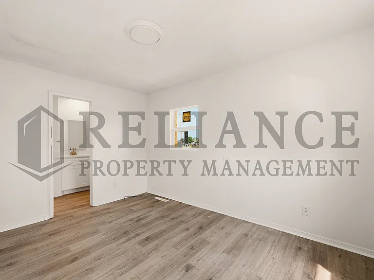 322 S Jonathan St — Photo 33