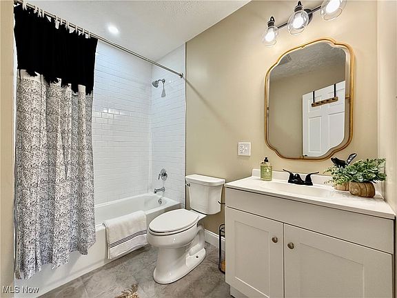 5th image of 4811 Camden Ave