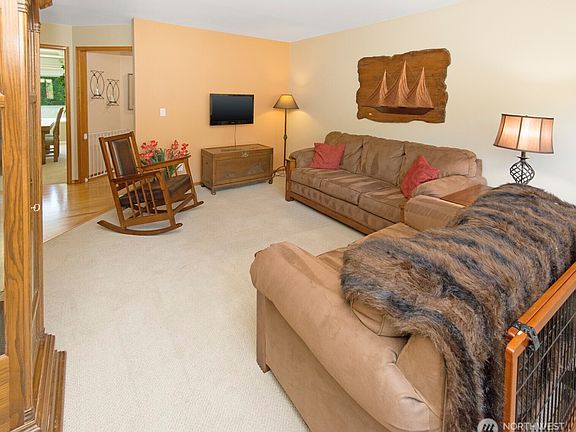 4th image of 17219 90th Avenue Ct E