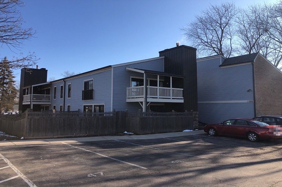 2nd image of 1535 County Farm Ct