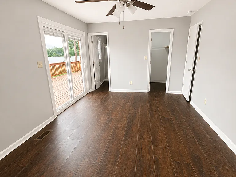 101 Bayview Cir — Photo 19