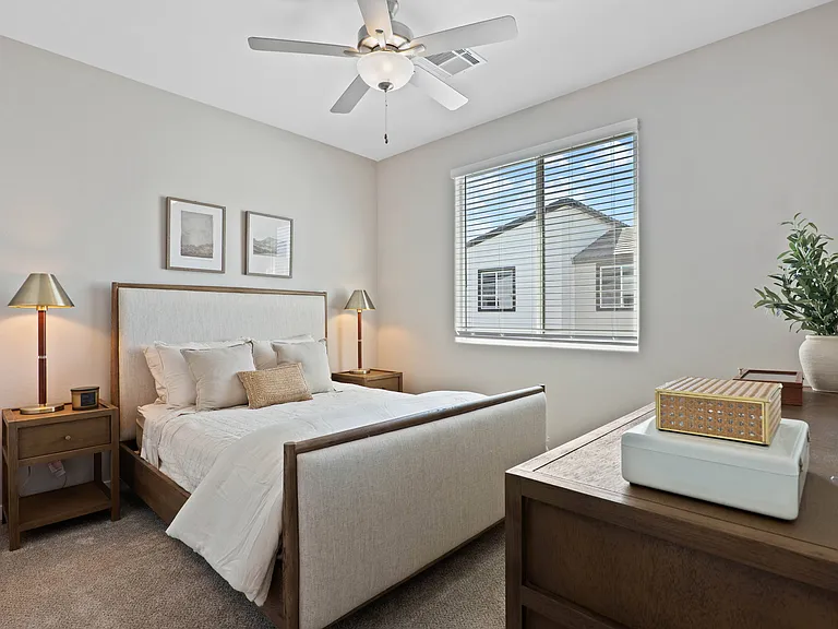 Corsica Villas at Euclid Avenue — Photo 8