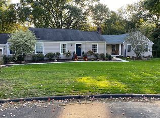 8 Dayton Cir, Trumbull, CT 06611