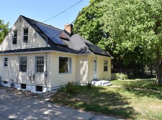 537 Pine St, Spring Lake, MI 49456