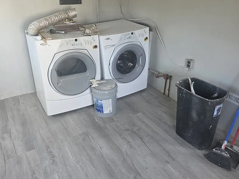 811 Elk St — Photo 6