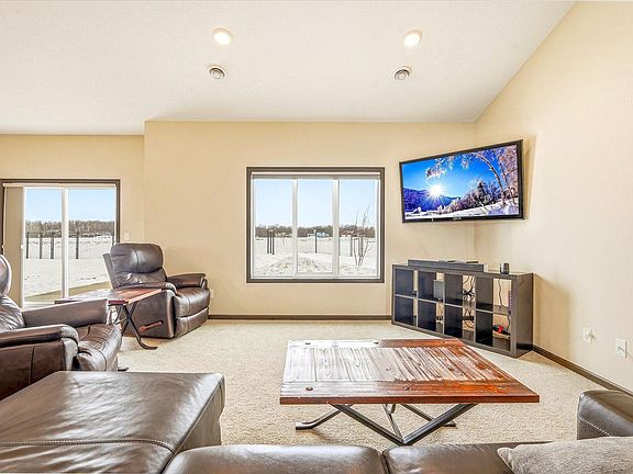 4th image of 8594 Dolphin Rd