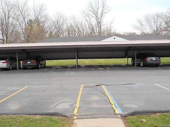 2nd image of 42491 Plymouth Hollow Dr