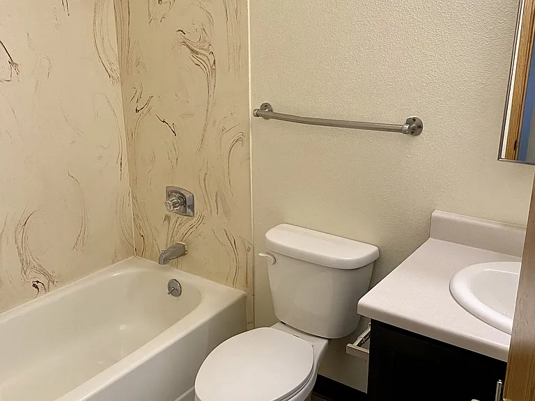 156 E Montgomery Ave — Photo 10
