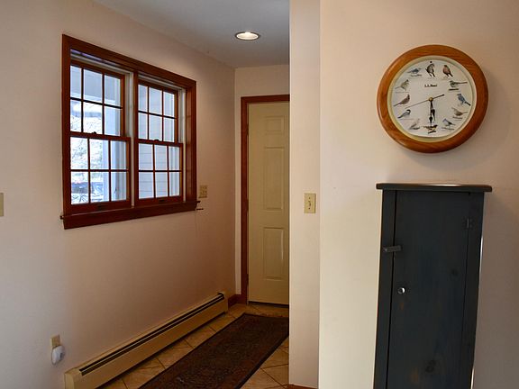 5th image of 10 Sandhill Drive