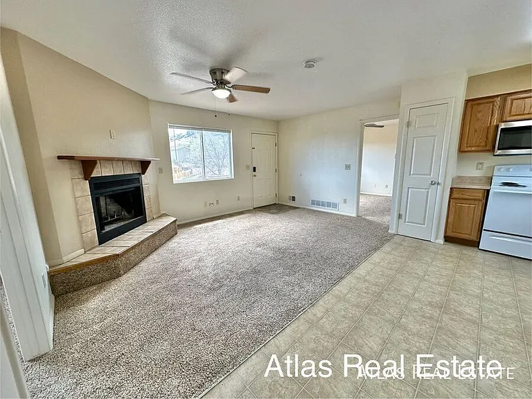1940 W Yampa St #B — Photo 11