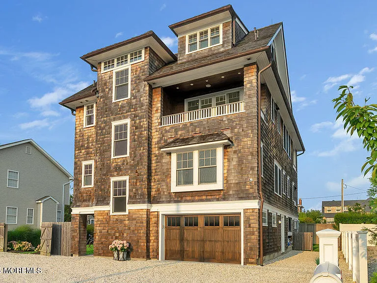 985 Ocean Ave — Photo 147